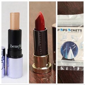 3 piece bag! Highlighter, lipstick, & pop socket